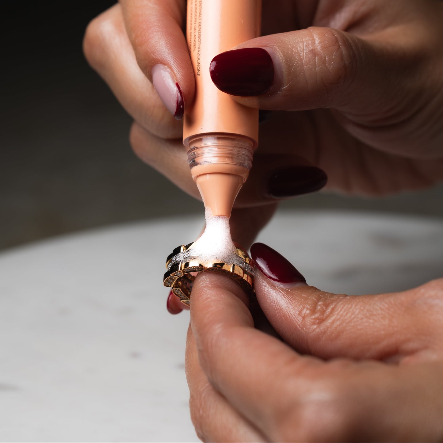 Cleaning Gold Diamond Ring with GemPen